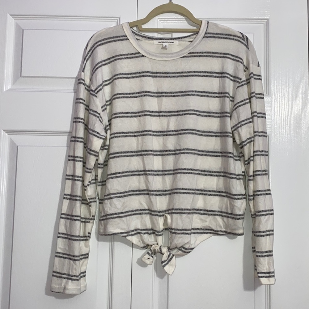 Caution of the wind top Size medium